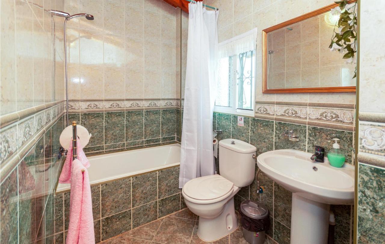 Awesome Home In Antequera With Wifi Buitenkant foto