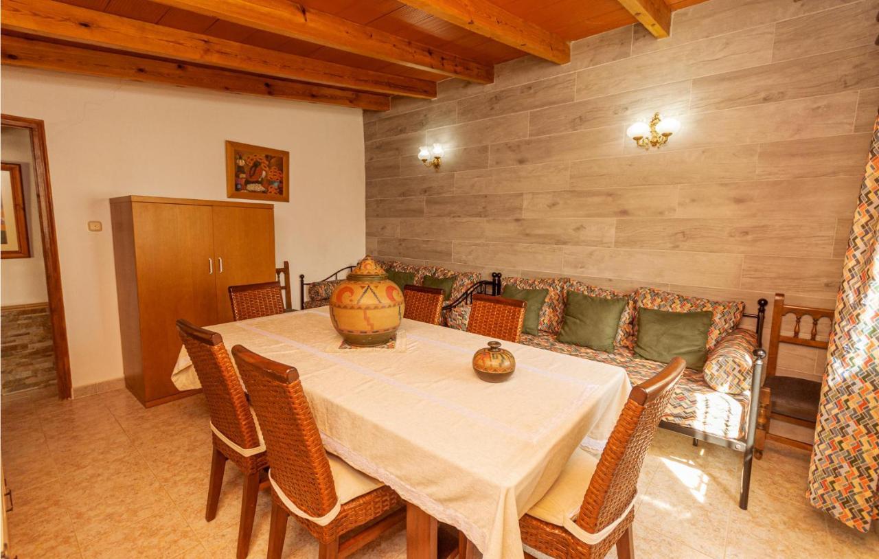 Awesome Home In Antequera With Wifi Buitenkant foto